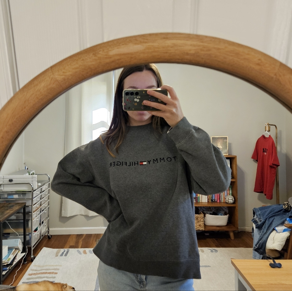 Tommy Hilfiger Embroidered Crew Neck Sweatshirt - Picture 2 of 6